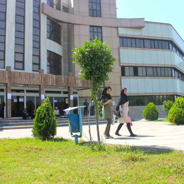 محوطه دانشگاه مهرآستان