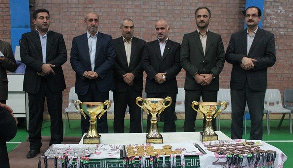 حضور مسئولین محترم آستانه اشرفیه در فینال رقابت‌های فوتسال  