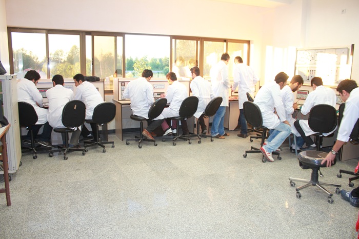 آزمون آزمایشگاه فیزیک