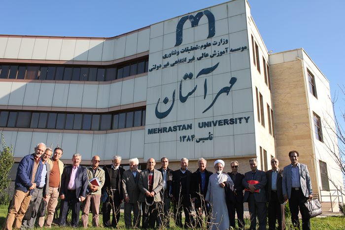 اعضای شورای مرکزی اتحادیه در محوطه دانشگاه مهرآستان